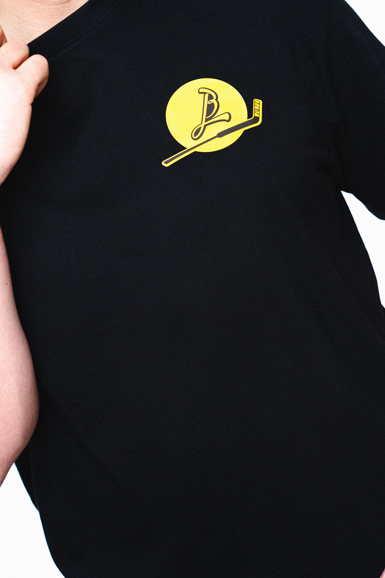 swagger goalie swan - black oversized tee